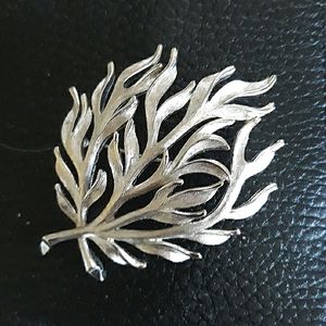 silver tone trafari brooch